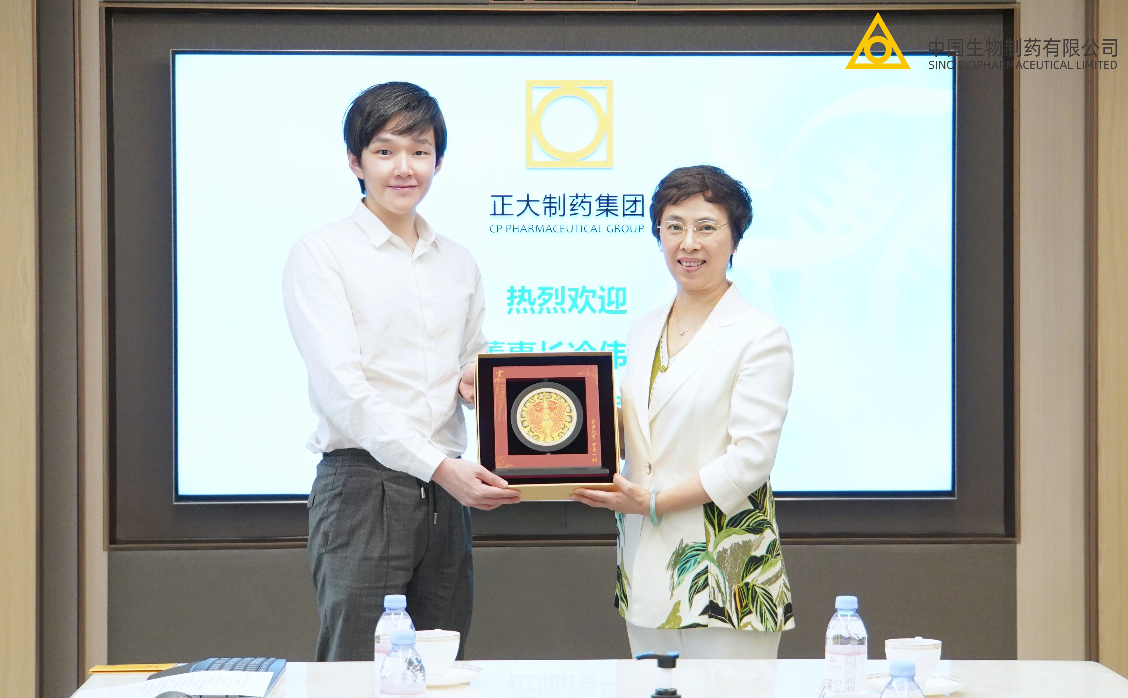 上实集团董事长冷伟青到访正大制药集团共商协同合作
