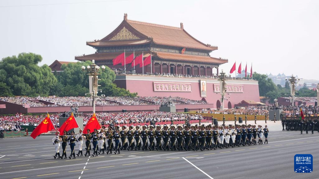 正大集团资深董事长谢国民出席抗战胜利80周年纪念活动，正大制药集团领导受邀观礼